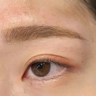 アイブロウ 八田羽 音々のネイルデザイン
