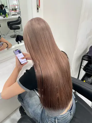 ロング カラー ラベンダー💜 グレージュ🩶のヘアスタイル