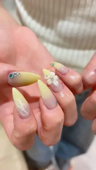 ネイル 柿元 美伶のネイルデザイン