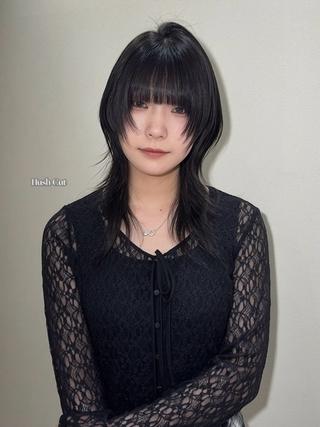 セミロング カラー 大人韓国レイヤ ー特化|角岡泉希🩶のヘアスタイル