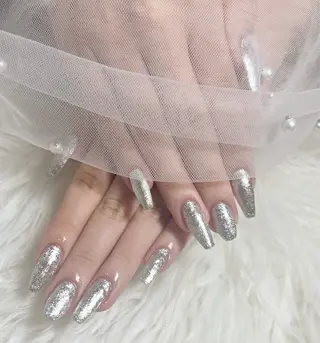 ネイル LAVISH sakiのネイルデザイン