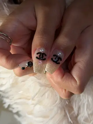 ミディアム Latte Nail 十三のネイルデザイン