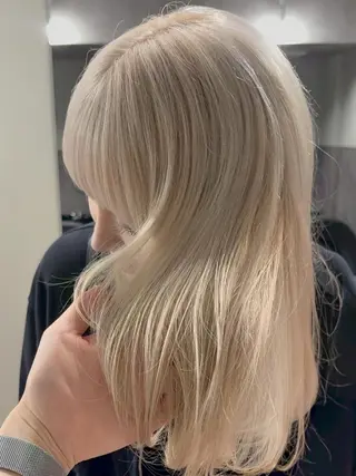 カラー ハイトーン特化🤍 Ayakaのヘアスタイル