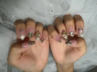 ネイル LAVISH 大和店 emi・:*+のネイルデザイン