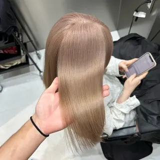 ロング カラー 💫艶ハイトーン×髪 質改善💫リュウトのヘアスタイル