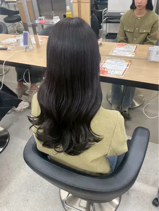 ロング カラー 韓国レイヤー透明感 艶カラー美髪縮毛矯正のヘアスタイル