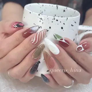 ネイル Queens テイのネイルデザイン