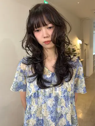 ロング カラー mizuki/ピンク ベージュ.レイヤーのヘアスタイル