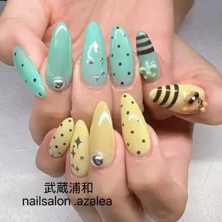 ネイル R inのネイルデザイン