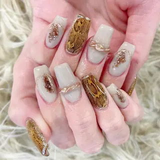 ロング ネイル Y. Sのネイルデザイン