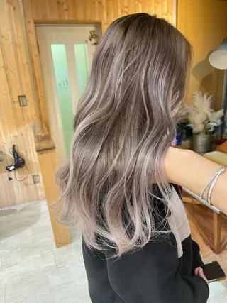 カラー ハイトーン belle ナホのヘアスタイル