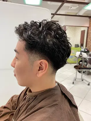 ショート パーマ メンズ サイトウ リョウヤのヘアスタイル