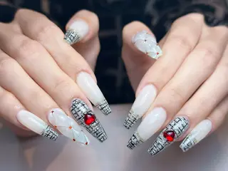 ネイル NIE NAIL Luxeのネイルデザイン