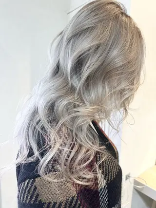 セミロング カラー 井上 一平のヘアスタイル