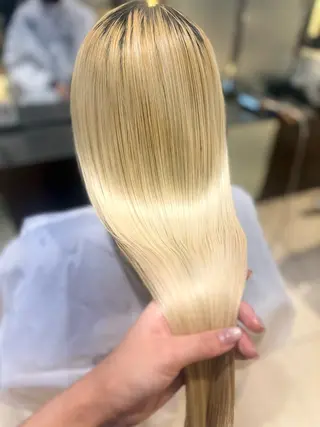 ロング Koharu 髪質改善カラーのヘアスタイル