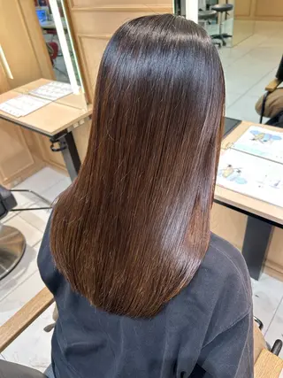セミロング ゆめ ベージュカラーのヘアスタイル