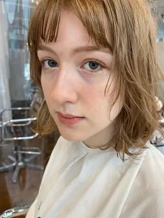 カラー サトウ ナナのヘアスタイル