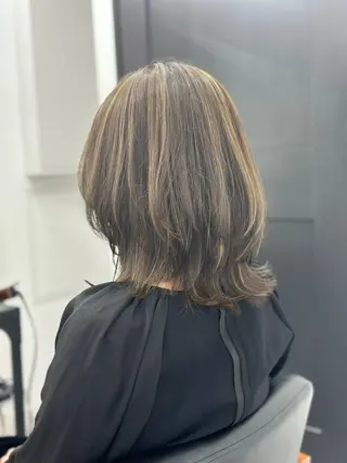 ミディアム カラー パーマ ヘアアレンジ メンズ キッズ ネイル マツエク・マツパ アイブロウ 似合せレイヤー/ 柔らか透明感カラーのヘアスタイル