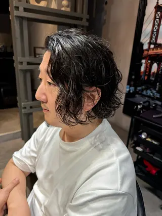 ミディアム パーマ メンズ 似合う髪型見つけます AYAKAのヘアスタイル