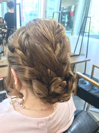 セミロング ヘアアレンジ shi hoのヘアスタイル