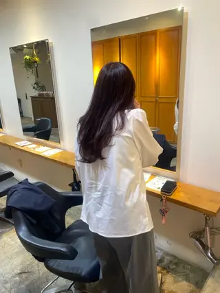 ミディアム カラー MIOベージュカラー 柔らかいカラーのヘアスタイル