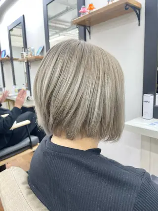 ショート カラー 青木 優歩のヘアスタイル