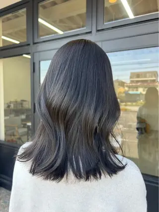 ミディアム カラー 藤原 ゆあのヘアスタイル