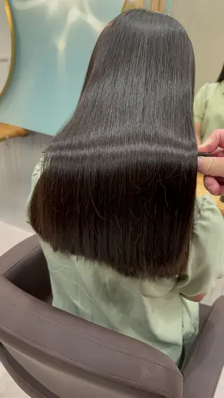 ロング カワカミ ユウダイのヘアスタイル