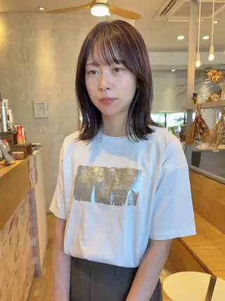 セミロング カラー 吉原 由菜のヘアスタイル