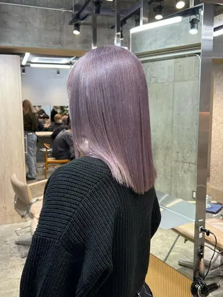 セミロング ハイトーン💎 ホワイトベージュ坪谷のヘアスタイル
