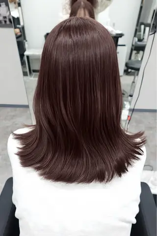 ミディアム ，comma momoka🪄のヘアスタイル