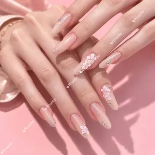 ネイル ROSELLE REIKAのネイルデザイン