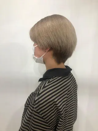 カラー white.梅田 デザインカラー🦄のヘアスタイル