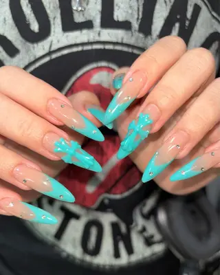 ネイル 🪐富島彩夏 /海外nail🪐のネイルデザイン