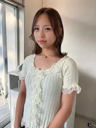 ミディアム カラー 長山 茉白のヘアスタイル
