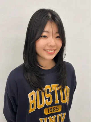 ミディアム カラー 渡辺 彩乃のヘアスタイル