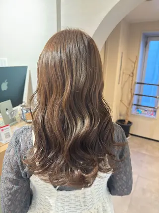 ロング カラー 【Uneユヌ】菊地 春那のヘアスタイル