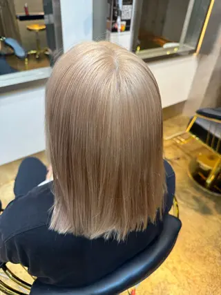 ミディアム Yurina ブリーチ特化のヘアスタイル