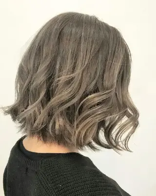 ショート カラー phiphi. 【ピピ】のヘアスタイル
