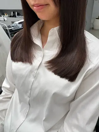 セミロング 濵﨑 未桜のヘアスタイル