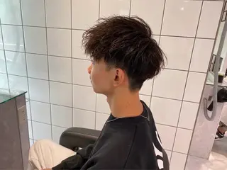 パーマ メンズ 磯村 翔大のヘアスタイル