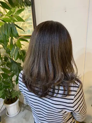 セミロング カラー 長濱 俊のヘアスタイル