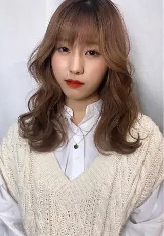 ミディアム カラー ヘアアレンジ 髙塚碧🇰🇷 韓国ヘア🎗️のヘアスタイル