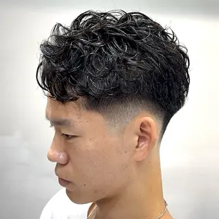 ショート パーマ メンズ fifth 一寸木 桂斗 チョッキケイトのヘアスタイル