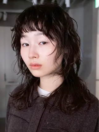 セミロング 宮田 眞咲のヘアスタイル