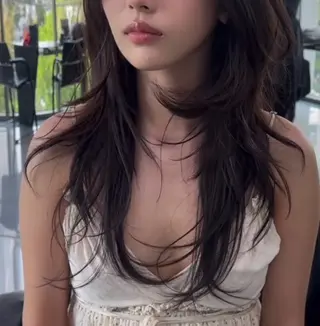 ロング 神谷 亜結美のヘアスタイル