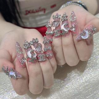 ネイル Queens テイのネイルデザイン