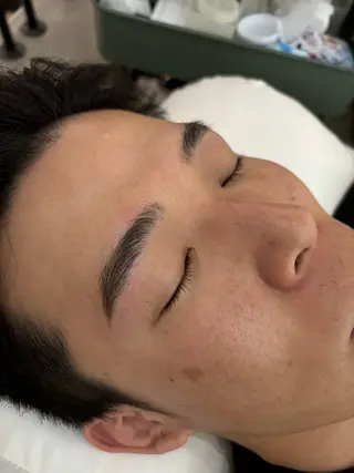 メンズ アイブロウ fiio brow 大阪梅田店🩵やぶの眉毛・アイブロウイメージ
