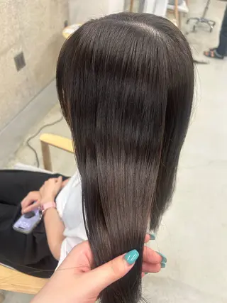 ロング カラー SiLO Yukinaのヘアスタイル