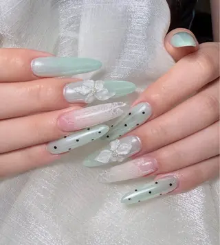 ネイル Luna Gladeのネイルデザイン